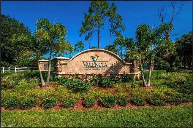 property at 1949 Par Dr