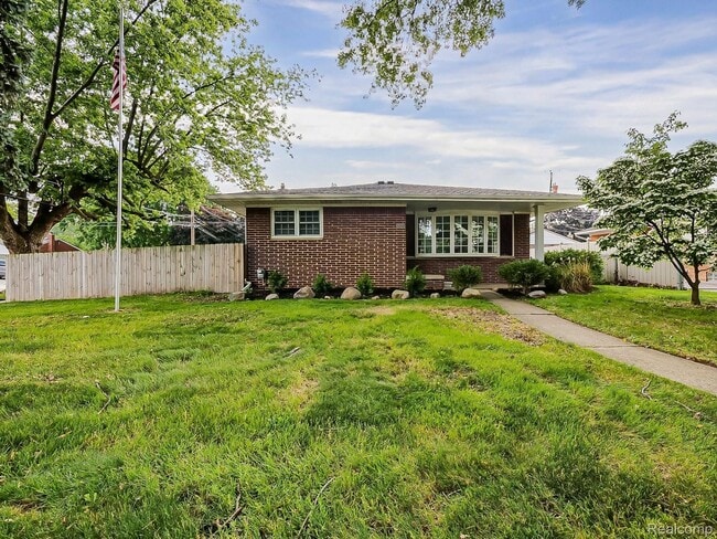 24620 Wood St in St. Clair Shores, MI - Building Photo - Building Photo