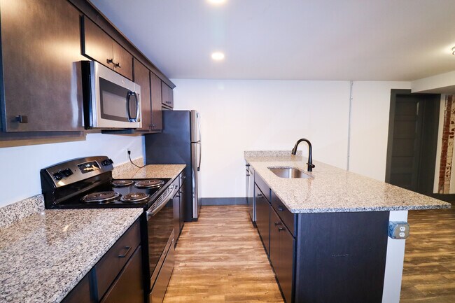 2616 Short Vine St, Unit 4 in Cincinnati, OH - Building Photo - Building Photo