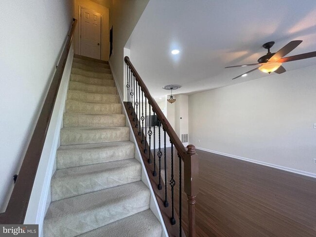 24673 Nettle Mill Square in Stone Ridge, VA - Building Photo - Building Photo