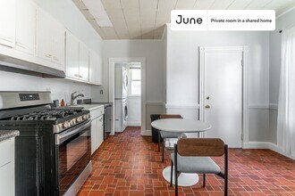 Room in Shared 3 bed/1 bath home, Unit A in Boston, MA - Building Photo - Building Photo