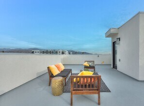 11730 Hamlin St in Los Angeles, CA - Building Photo - Building Photo