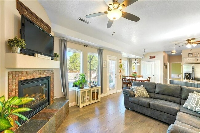 187 N Stone Mountain Dr in Saint George, UT - Building Photo - Building Photo