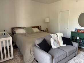 310 Tahiti Way, Unit 204 in Marina Del Rey, CA - Foto de edificio - Building Photo