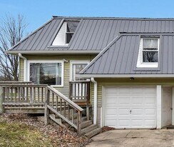 1303-1305-1305 Wolford Rd in Mansfield, OH - Building Photo