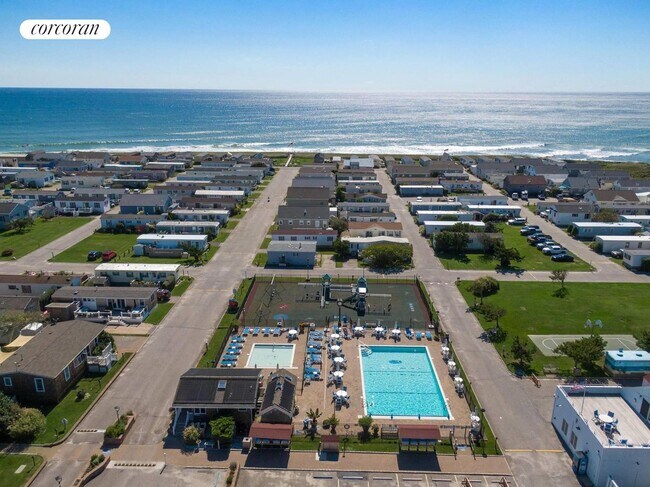 100 Deforest Rd in Montauk, NY - Foto de edificio - Building Photo