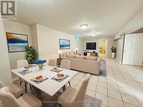 2 Lois Dr in Vaughan, ON - Building Photo - Building Photo