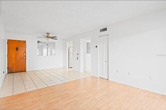 920 N Lake Destiny Rd in Altamonte Springs, FL - Foto de edificio - Building Photo