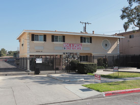 BF6206 in Bellflower, CA - Building Photo
