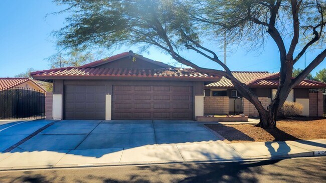 property at 8525 Del Rey Ave