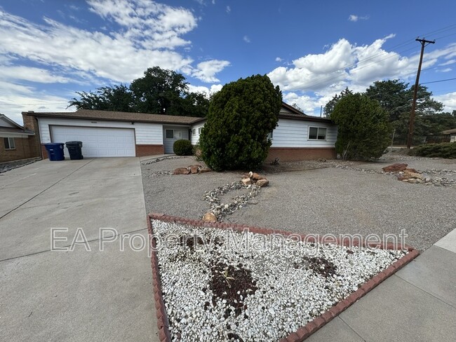 10321 Santa Paula Ave NE in Albuquerque, NM - Building Photo - Building Photo
