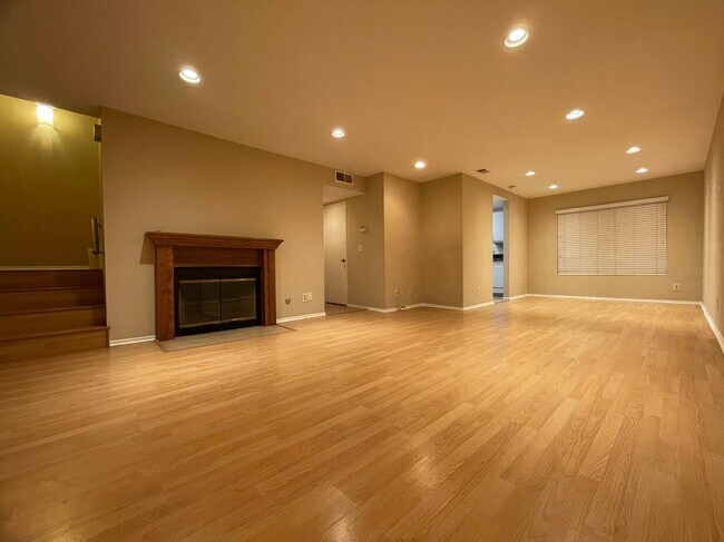 154 N Meridith Ave in Pasadena, CA - Foto de edificio - Building Photo