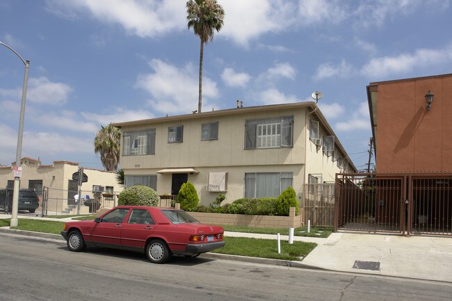 5933 Gregory Ave in Los Angeles, CA - Building Photo - Building Photo