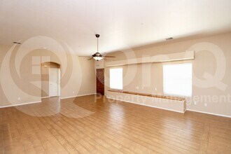6110 E Milton Dr in Cave Creek, AZ - Building Photo - Building Photo