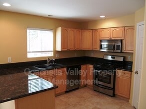 33177 Campus Ln in Cathedral City, CA - Building Photo - Building Photo