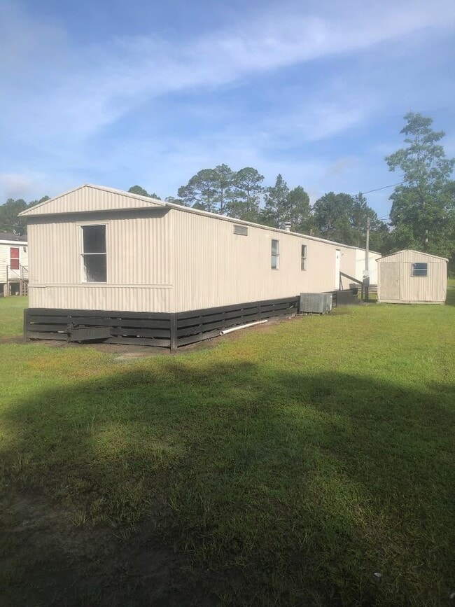 property at 11 Stewart Pines Loop NE