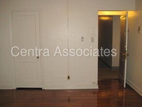 30 S 22nd St-Unit -6 in Philadelphia, PA - Building Photo - Building Photo