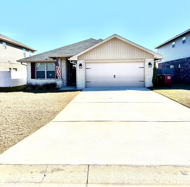 property at 211 Baycliff Dr