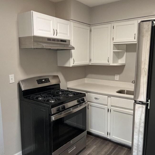 25731 Forestview Ave in Euclid, OH - Foto de edificio - Building Photo