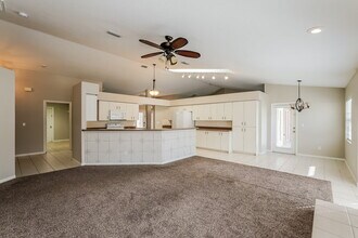 19515 Lake Osceola Ln in Odessa, FL - Building Photo - Building Photo