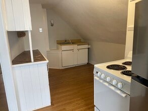 4 Coral St in Millbury, MA - Building Photo - Building Photo