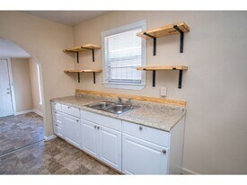 231 Cactus St in San Antonio, TX - Building Photo