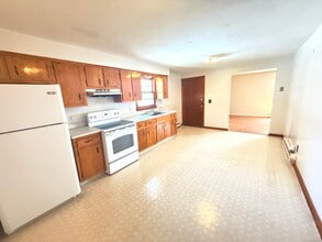 33 Jones St in West Haven, CT - Building Photo - Building Photo