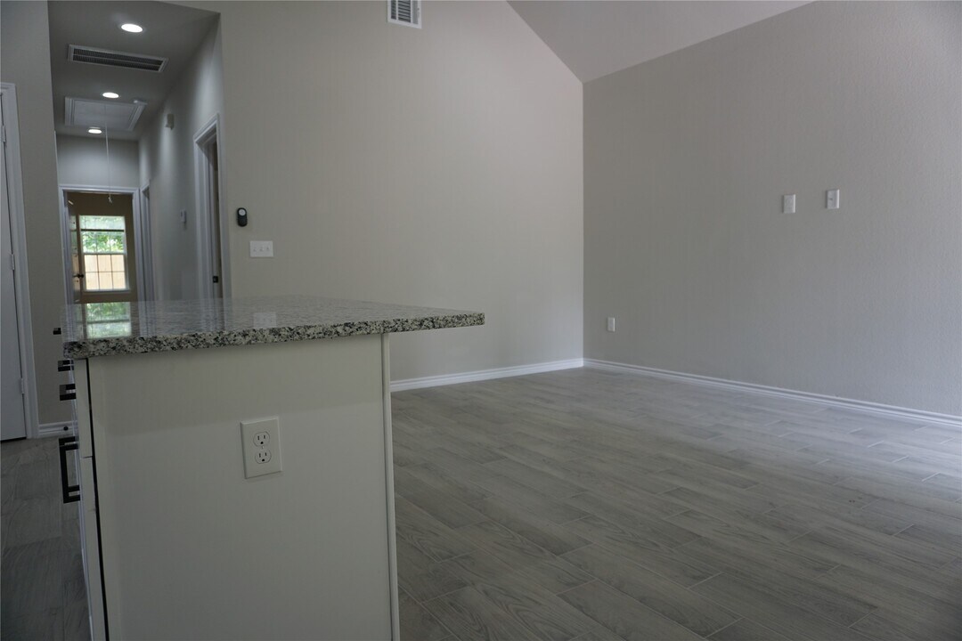 11478 Underwood St in Willis, TX - Building Photo