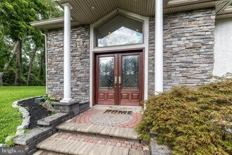 1001 Jones Rd in Conshohocken, PA - Building Photo - Building Photo