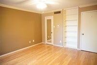 1601 S Shepherd Dr photo'
