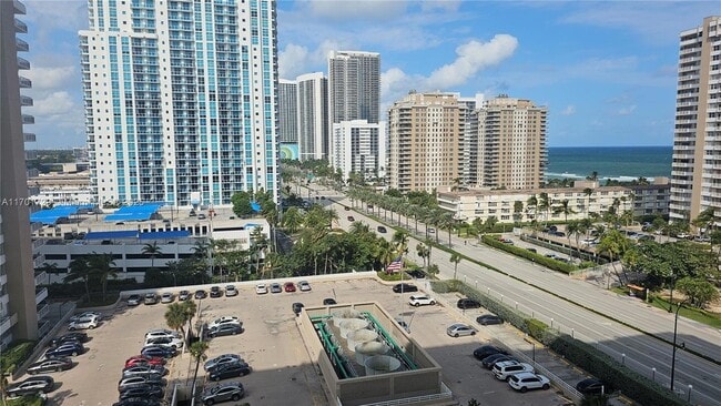 1985 S Ocean Dr, Unit 10H in Hallandale Beach, FL - Foto de edificio - Building Photo