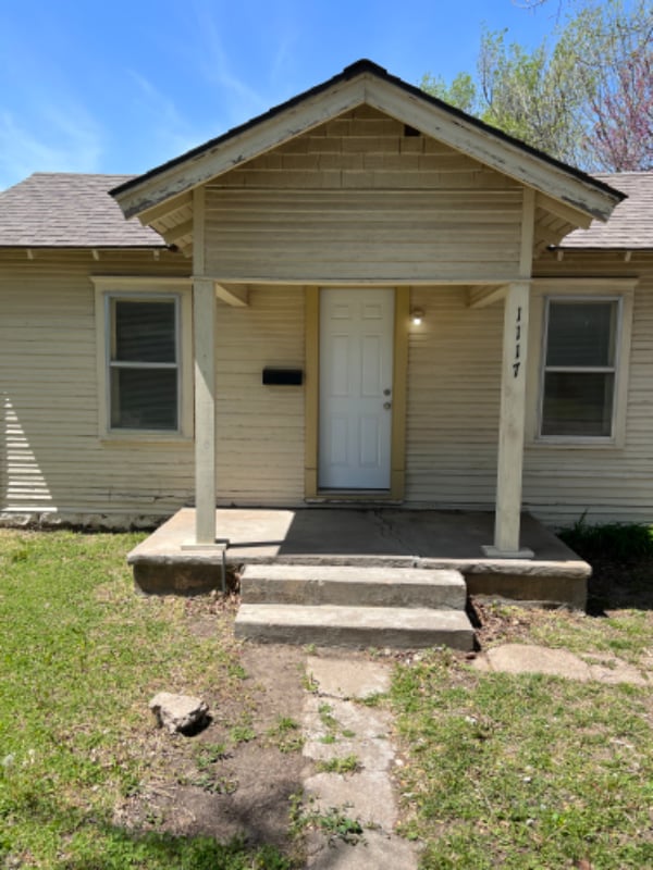 property at 1117 S Elizabeth St