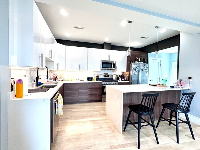 9 University Rd, Unit 3 in Brookline, MA - Building Photo - Building Photo