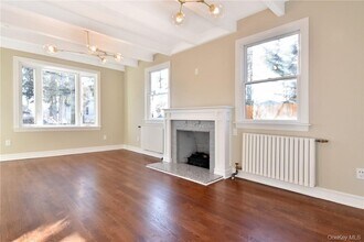 19 Longmeadow Rd in Yonkers, NY - Building Photo - Building Photo
