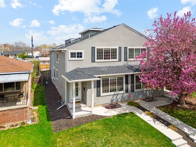 property at 2370 S Acoma St