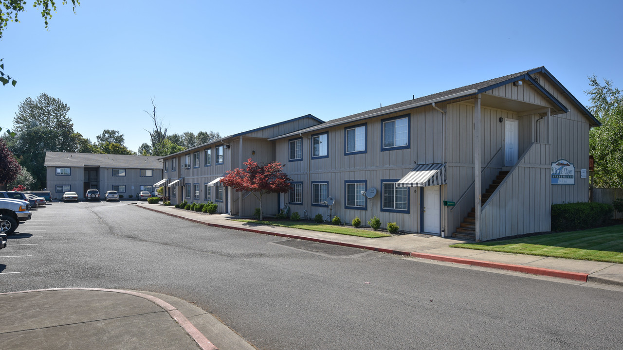 Riverview in Harrisburg, OR - Building Photo