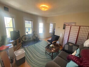 9 Aberdeen Rd, Unit 3 in Somerville, MA - Building Photo - Building Photo