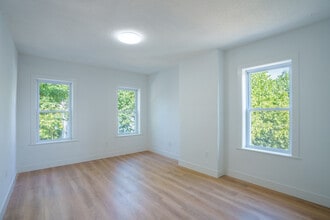 10 Mount Pleasant Ave in Boston, MA - Foto de edificio - Interior Photo