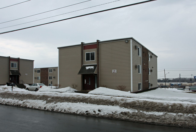 Prospect Pointe Apartments in Auburn, NY - Building Photo - Building Photo