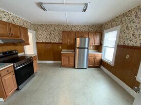 25 Charles St, Unit Charles St in Wakefield, MA - Building Photo