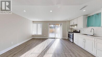 5 Malthouse Cres in Ajax, ON - Building Photo - Building Photo
