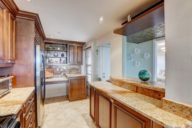 14 Royal Palm Way in Boca Raton, FL - Foto de edificio - Building Photo