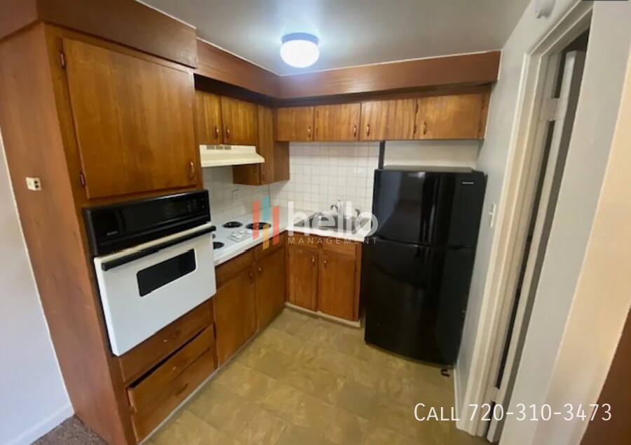 7310 W 10th Ave in Lakewood, CO - Foto de edificio