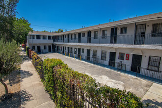 Hayes House in Los Angeles, CA - Building Photo - Building Photo