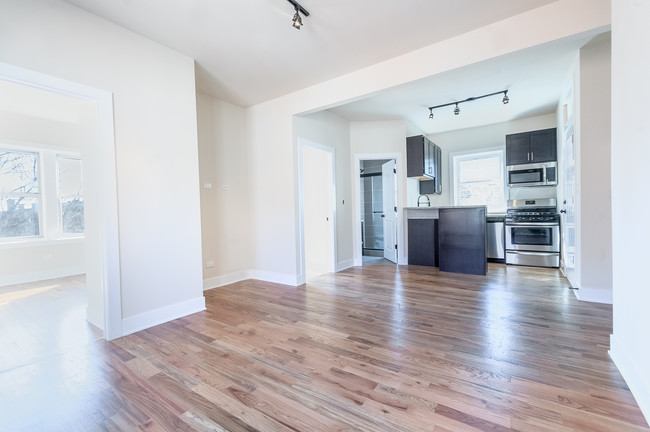 4248 N Lamon Ave-Unit -4248-3A in Chicago, IL - Foto de edificio - Building Photo