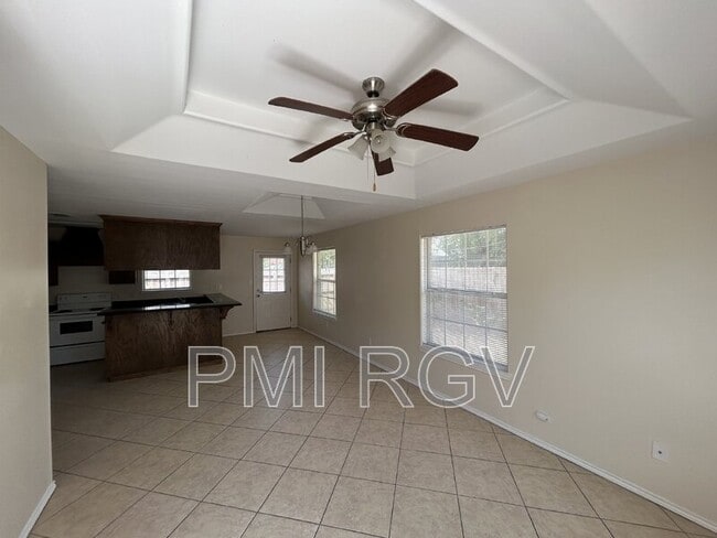 206 W Albatross Ave in Pharr, TX - Building Photo - Building Photo