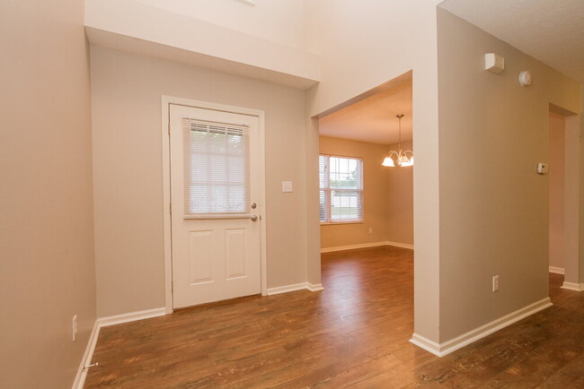 908 Sheffield Dr in Greenwood, IN - Foto de edificio - Building Photo