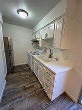 1069 Cherry Ln in Clovis, CA - Building Photo - Building Photo