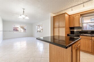 4528 SW 54th St in Fort Lauderdale, FL - Building Photo - Building Photo
