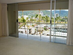 430 Keoniana St in Honolulu, HI - Building Photo - Building Photo